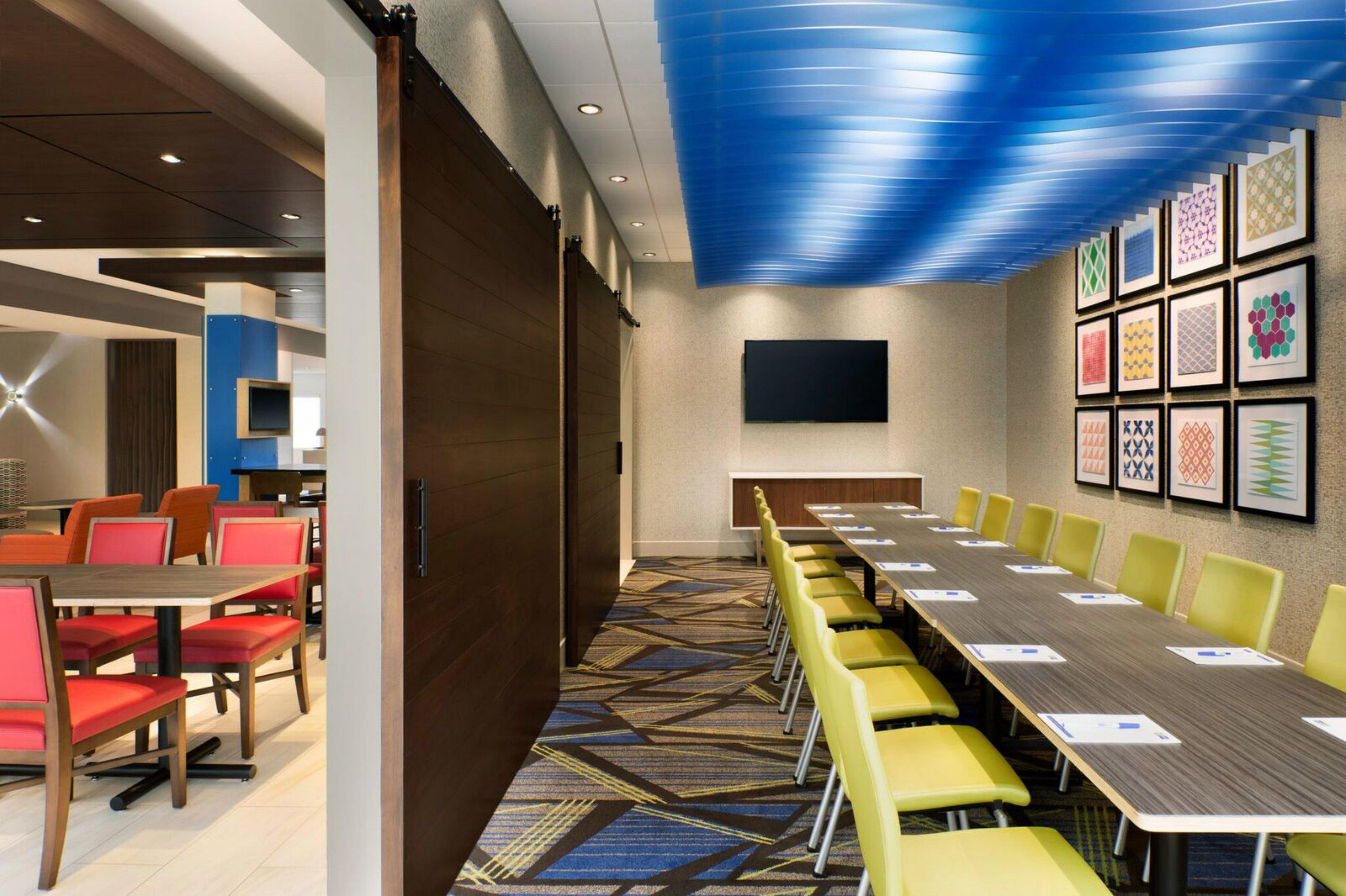 Holiday Inn Express - Alliance By Ihg Exterior foto